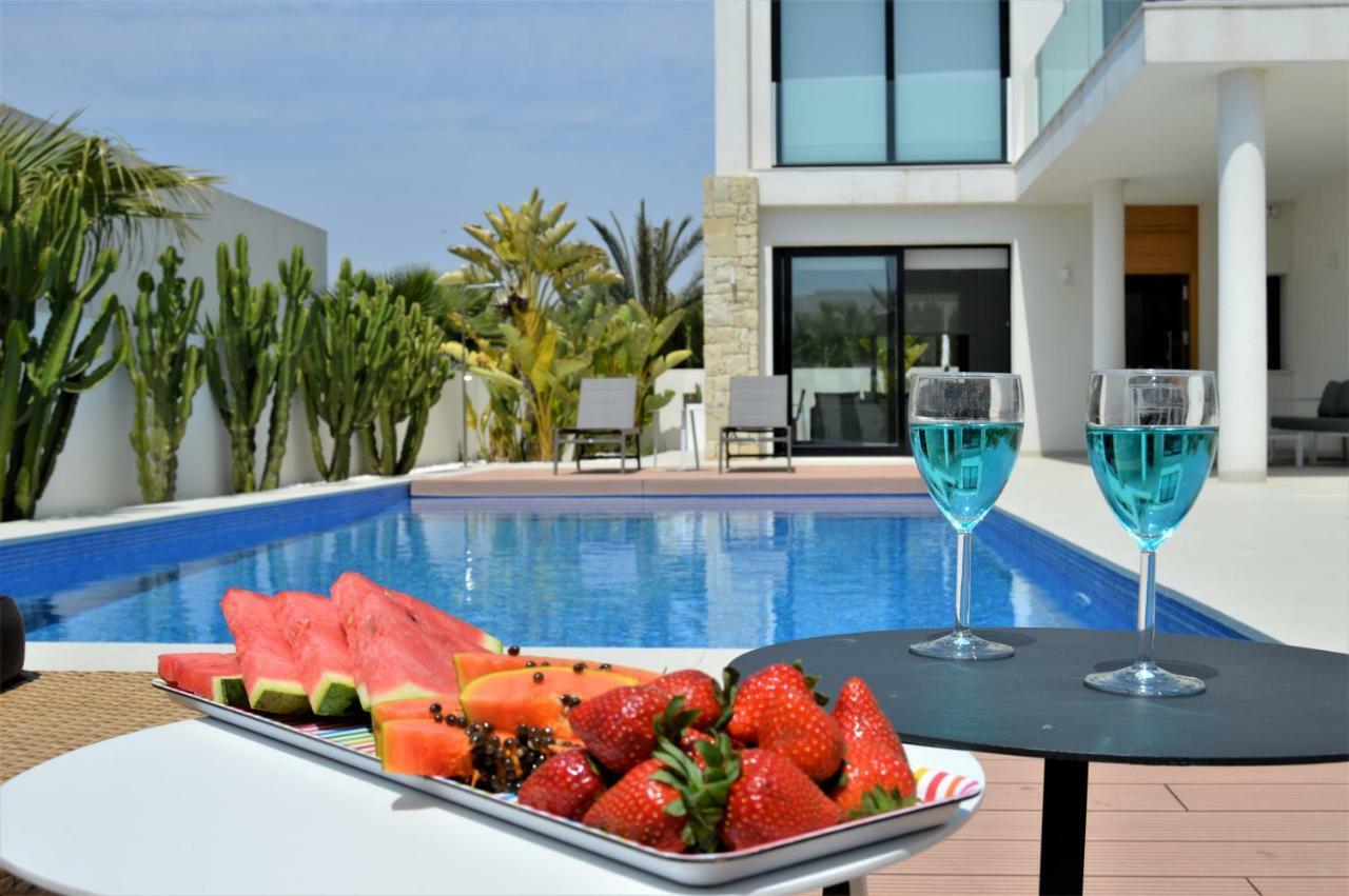 Villa With Private Pool Llobregales Εξωτερικό φωτογραφία